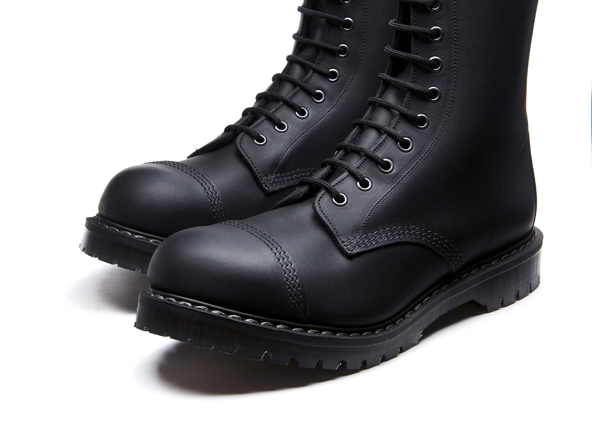 2170-black-greasy-11-eye-steel-toe-derby-boot-3.webp Black Greasy 11 Eye Steel Toe Derby Boot