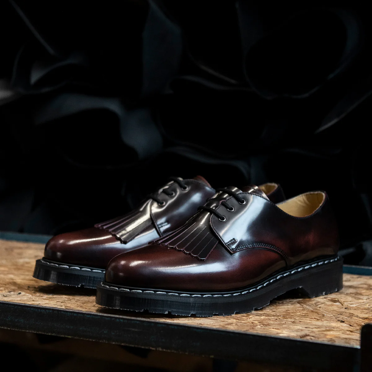 5365-burgundy-rub-off-gibson-shoe-shoe-kiltie-1.webp Burgundy Rub-Off Gibson Shoe & Shoe Kiltie