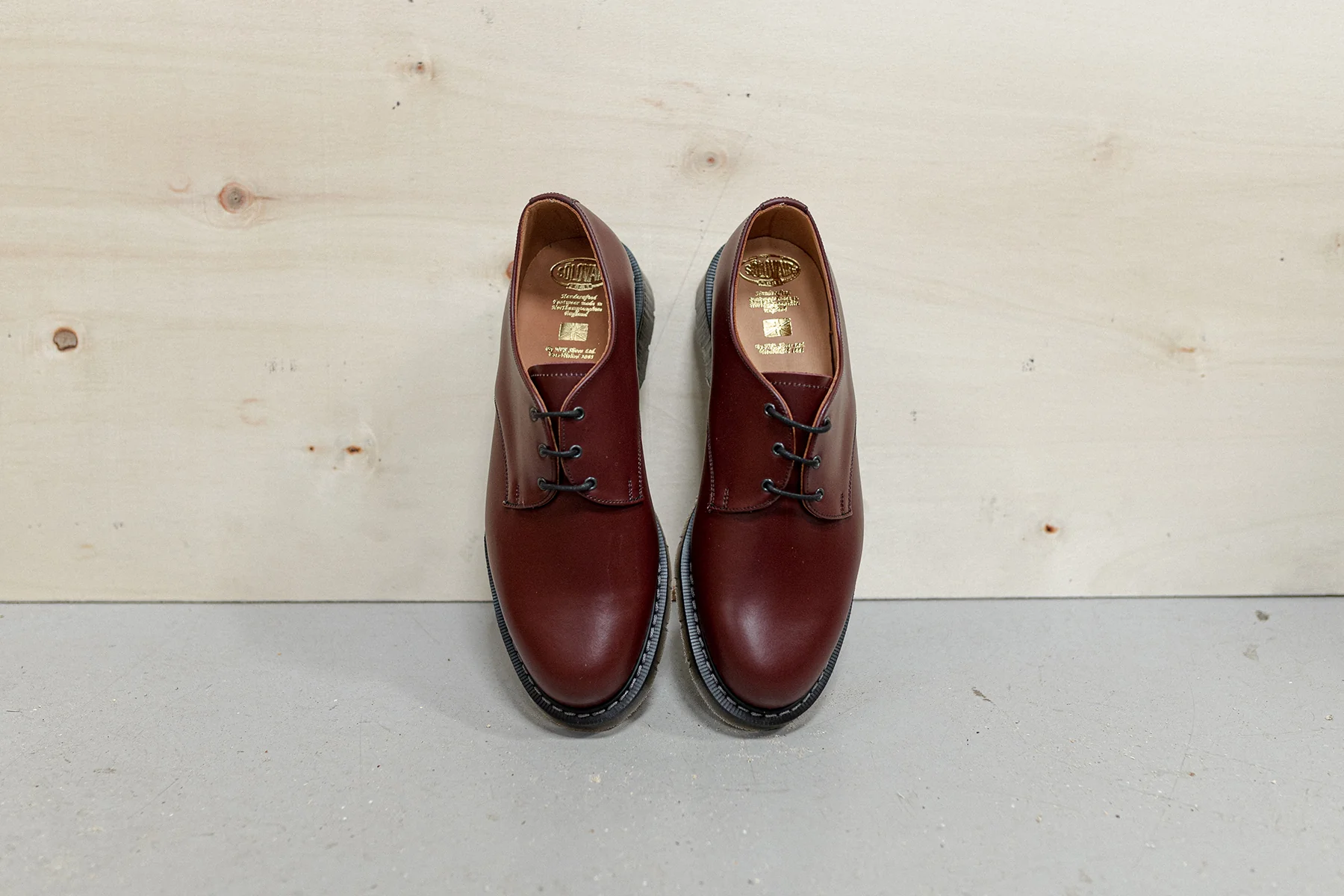 6200-oxblood-hi-shine-gibson-shoe-6.webp Oxblood Hi-Shine Gibson Shoe