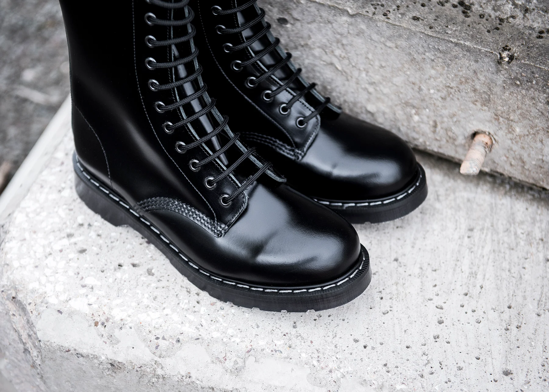 984-black-hi-shine-11-eye-derby-boot-6.webp Black Hi-Shine 11 Eye Derby Boot